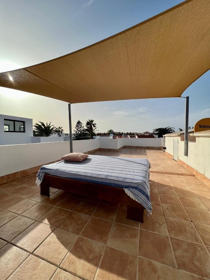 Pura Vida Surf Camp & School Vandrerhjem La Oliva Eksteriør bilde