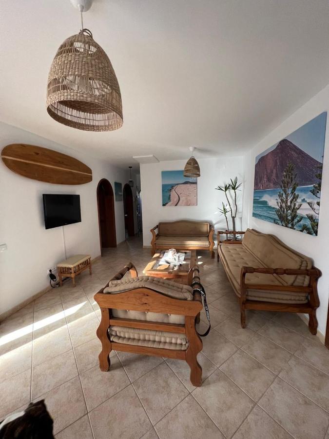Pura Vida Surf Camp & School Vandrerhjem La Oliva Eksteriør bilde