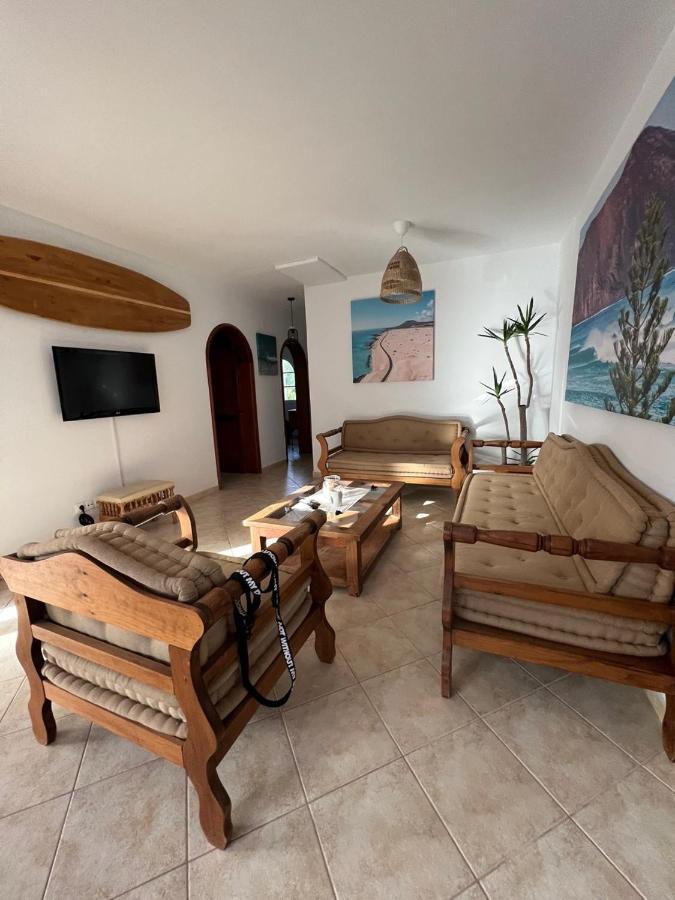 Pura Vida Surf Camp & School Vandrerhjem La Oliva Eksteriør bilde