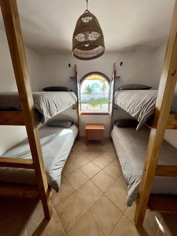 Pura Vida Surf Camp & School Vandrerhjem La Oliva Eksteriør bilde