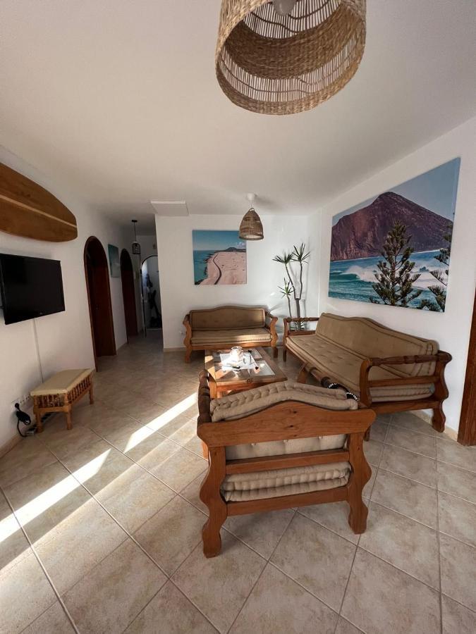 Pura Vida Surf Camp & School Vandrerhjem La Oliva Eksteriør bilde