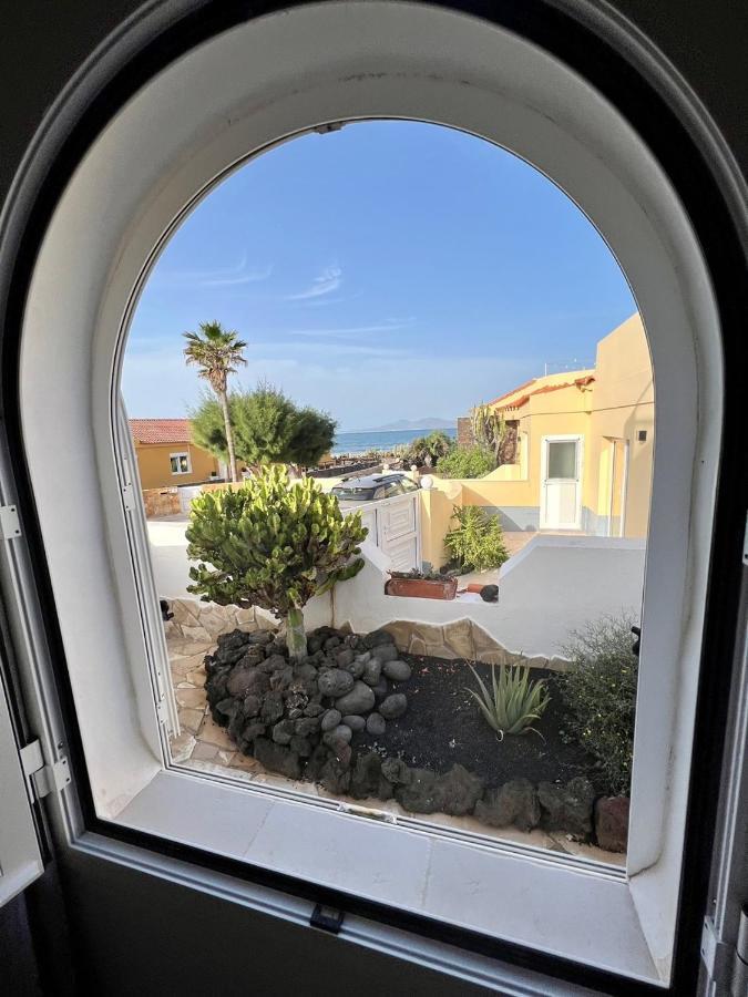 Pura Vida Surf Camp & School Vandrerhjem La Oliva Eksteriør bilde
