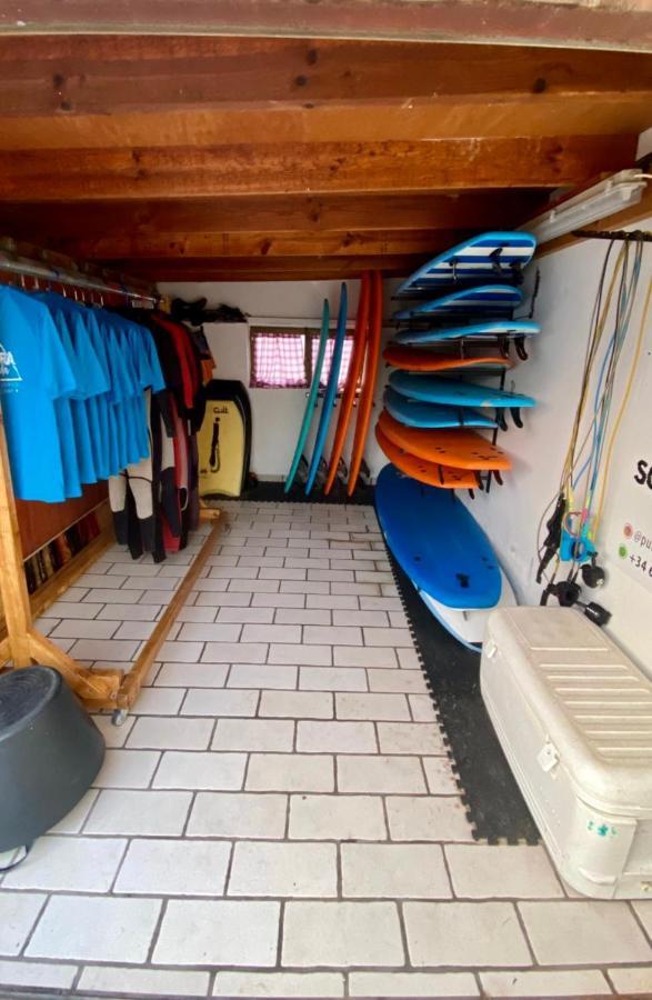 Pura Vida Surf Camp & School Vandrerhjem La Oliva Eksteriør bilde